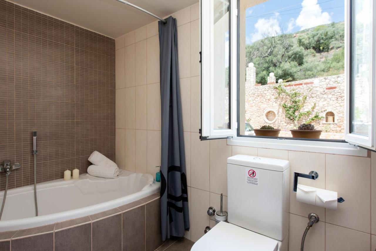 Terra Rossa By Konnect, Views To Ionian Sea Villa Spartylas ภายนอก รูปภาพ